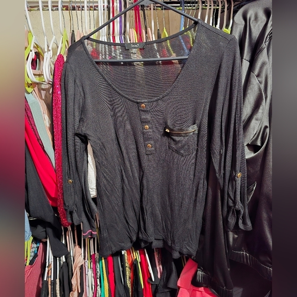 💋5/20 Love J top size medium